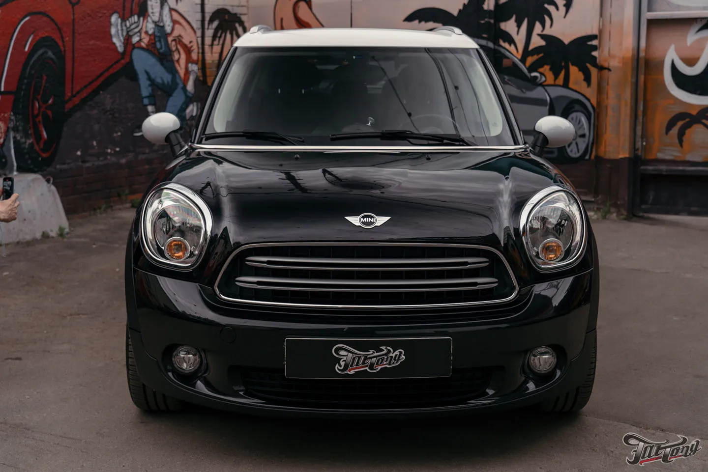 Реанимация для Mini Countryman: химчистка салона + полировка и керамика кузова